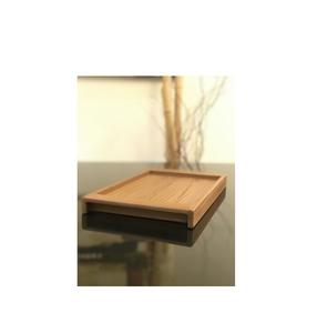 Plateau de service en bois robuste, design solide et durable, idéal pour la restauration professionnelle, les hôtels, les restaurants et les buffets. - Product Image 1