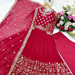 Robe ethnique élégante en soie brodée avec des diamants, manches longues, dupatta, longueur maxi pour femmes, tenue de soirée TENNECY - Product Image 1