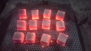 Para una sesión de fumar prolongada, confíe en la excelente Shisha Indonesia hecha con carbón de cáscara de coco de primera calidad - Product Image 3