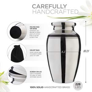 Urne en métal décorative faite à la main pour le mémorial humain et animal de compagnie directement de l'Inde motifs gravés pour vases en métal de placement de columbarium - Product Image 5