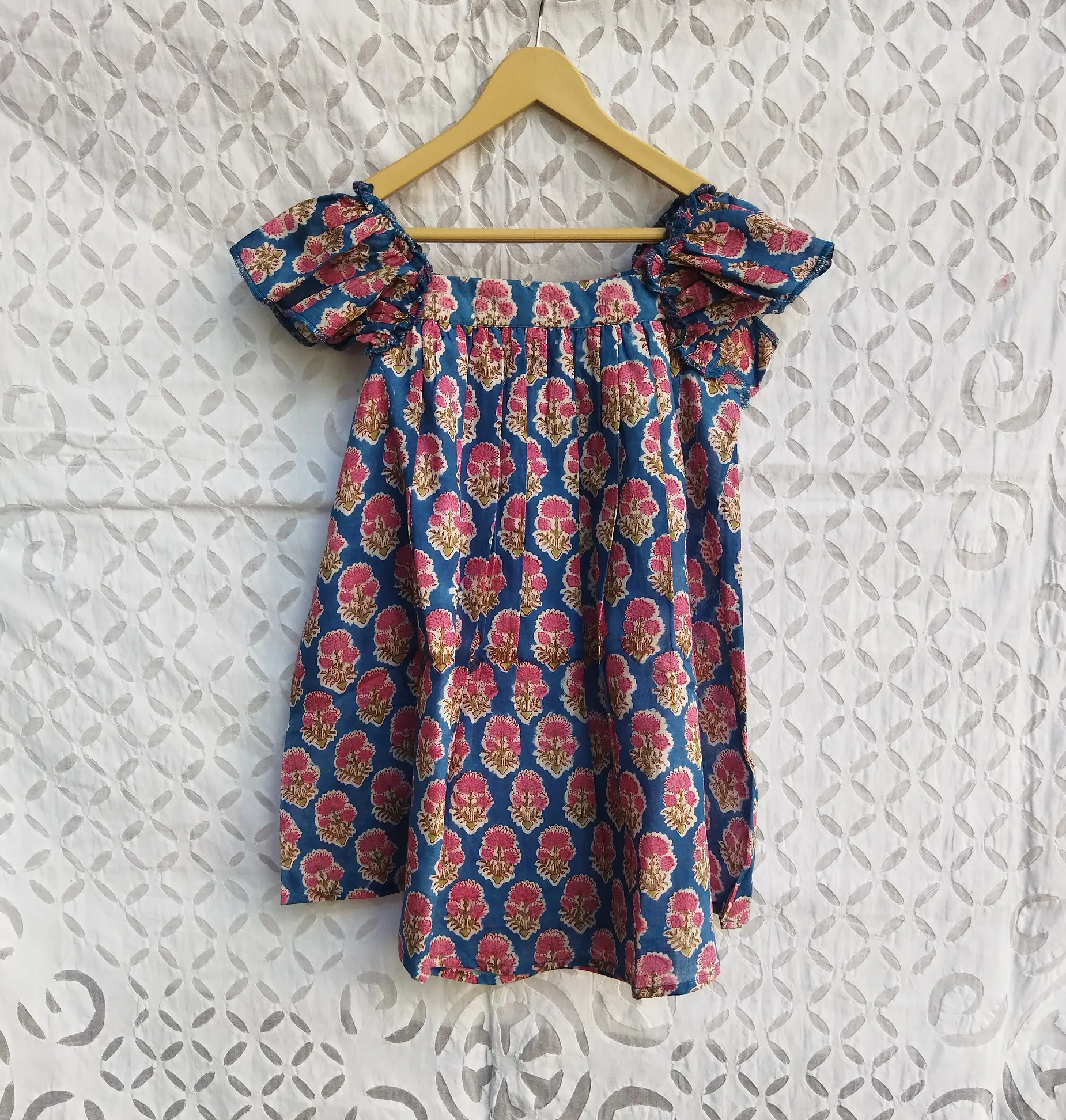 Schöne Hand Block bedruckte Baumwolle Kinder kleid Freizeit kleidung, Blumen bedruckte Freizeit kleidung Kinder kleidung Gehrock Kleid