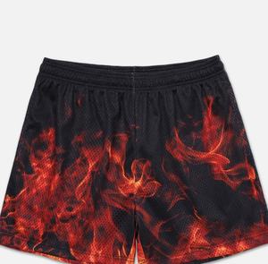 Pantalones cortos de playa de sublimación de malla para hombre con bolsillos laterales y pantalones cortos de malla personalizados con estampado gráfico de llama roja - Product Image 4