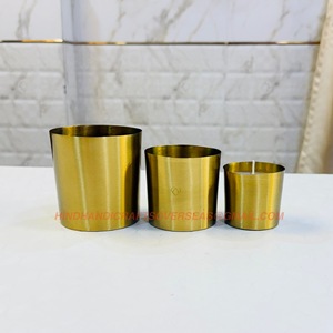 Contenedor de velas de hierro con recubrimiento en polvo blanco Diseño de fondo plano para velas de cera de soja Proveedor de ocasiones navideñas en India - Product Image 3
