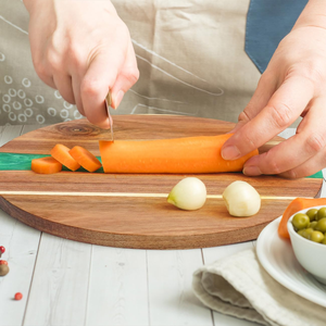 Planche à découper artistique en résine et bois pour fromage de charcuterie et plateau alimentaire - Product Image 2