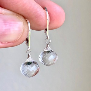 Boucles d'oreilles pendantes en quartz cristal transparent, facettées, délicates, pour usage quotidien, en argent sterling 925, pierre de naissance de avril, clarté cristalline - Product Image 1