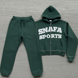 Conjunto Deportivo Urbano con Bordado Desgastado, Apliques Bordados, 100% Algodón Transpirable, Sudadera con Capucha y Pantalones Lavados - Product Image 1