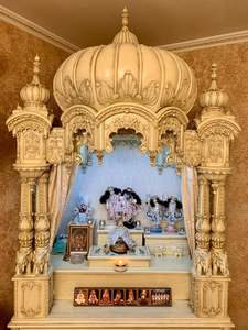 Templo Hindú Tradicional Premium de Madera de Teca Dorada Swaminarayan, Tallado a Mano Personalizado, Duradero, de Gran Tamaño, EE. UU. - Product Image 4