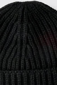 หมวกบีนนี่สีดำสนิทใส่สบายมีสไตล์อบอุ่นปรับแต่งโลโก้ได้ตามต้องการ - Product Image 5