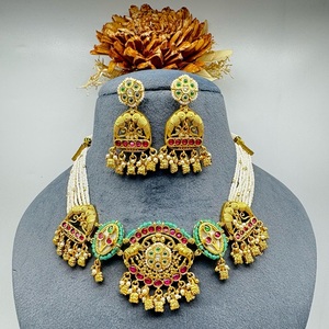 Ensemble de bijoux de mariage indien classique Kundan avec boucles d'oreilles pour femmes filles Look lourd Kundan ensemble de collier de mariée - Product Image 1