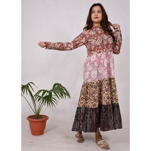 Patchwork floral Boho Maxi Dress Womens Robe longue en coton fait à la main pour une tenue de fête décontractée - Product Image 4