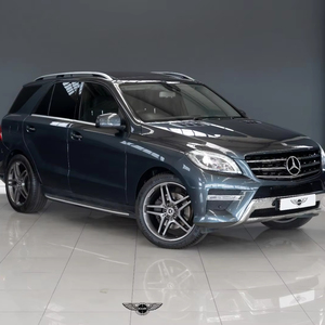 Mercedes-Benz ML350 BlueTec 2015 Usado, Volante a la Izquierda/Derecha, Automático, Cuero Oscuro, SUV con Emisión Euro V y Techo Solar - Product Image 1