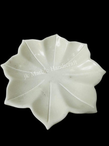 Urli หินอ่อนสีขาวหรูหราพร้อมลายดอกไม้ - Product Image 2