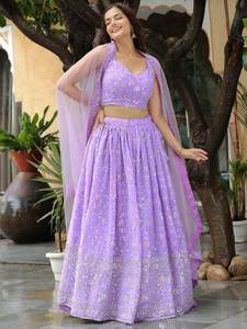 Lehenga Choli moderne en georgette évasée couleur lavande avec broderie florale en zari, dupatta en filet doux réversible pour mariages, fêtes et Diwali - Product Image 3