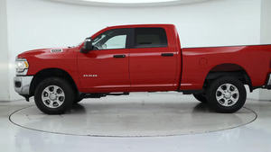2024 Big Horn Crew Cab 6'4" Box 4WD, véhicules d'occasion RHD/LHD en très bon état, outils à main inclus, pour le marché mondial - Product Image 3
