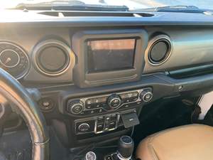 Jeep Gladiator Sport 4x4 V6 2021, Camioneta OEM de Grado Industrial - Product Image 6