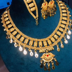 2024สร้อยคอทองแดงชุบทอง24K ที่ได้รับแรงบันดาลใจจากอิตาลีแนววินเทจชุดเครื่องประดับแฟชั่นส่งตรงจากสหรัฐอเมริกาคอโมรอส mayotte - Product Image 1