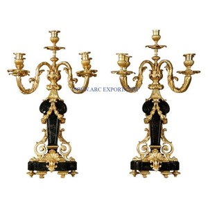 Ensemble De 2 Candélabres De Luxe En Aluminium Doré Décoration De Table Vintage Nouvelle Arrivée Candélabres De Table Éclaircissants Pour La Vente Chaude - Product Image 1