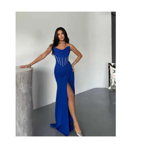 Robe de soirée longue en tissu luxueux pour femmes, silhouette sirène, respirante, avec des accents de perles, soutien-gorge intégré, faite à la main - Product Image 6