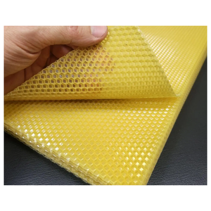 Feuilles de cire d'abeille non raffinée en vrac du Kirghizistan pour la production de bougies en gros apiculture et soins de la peau - Product Image 1