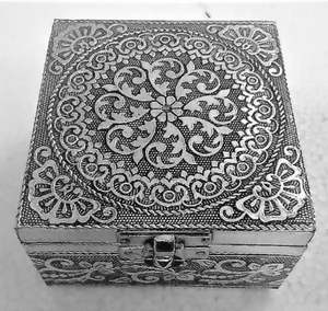 Caja de baratijas de boda hermosa de la mejor calidad para elevar su colección con nuestro elegante joyero - Product Image 5