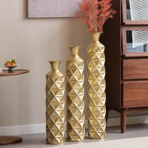Juego de 3 hermosos jarrones de metal con acabado dorado, perfectos para decoración elegante del hogar, centro de mesa y arreglo floral - Product Image 3