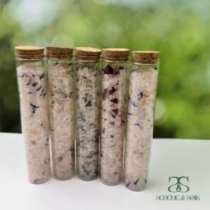 Tube en verre pour sel <span class=keywords><strong>de</strong></span> <span class=keywords><strong>bain</strong></span> S&Soak à petite ouverture avec sels <span class=keywords><strong>de</strong></span> <span class=keywords><strong>bain</strong></span> aux fleurs et distribution contrôlée - Product Image 4