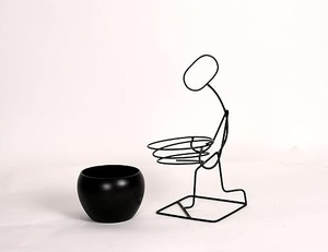 Las macetas hechas a mano de Metal Mini Bowl elevan su espacio con diseños de moda macetas colgantes para balcón sala de estar - Product Image 1