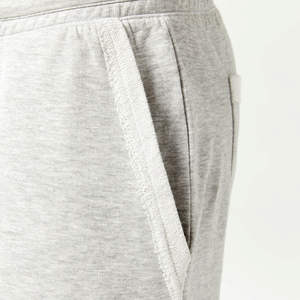 มาร์ลสีเทาอ่อนกางเกงขาสั้นแนวสปอร์ตเนื้อนุ่มให้ความรู้สึกนุ่มมือดูดความชื้นแบบธรรมชาติดูดซับเหงื่อแบบวนได้มีลวดลายที่เป็นชิ้นเดียว - Product Image 4