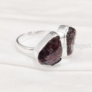 Joyería de piedra en bruto Anillo de mujer Granate natural Piedra preciosa cruda Enero Piedra natal Joyería de piedra doble Anillo de plata esterlina 925 - Product Image 1