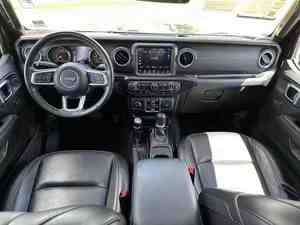 Gladiator Overland 2023 d'occasion en excellent état, prix de gros, faible kilométrage, aucun problème mécanique, prêt à rouler - Product Image 2