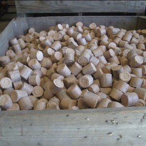 ถ่านอัดแท่งรูปทรงพิเศษ ปลอดฝุ่น เป็นมิตรกับสิ่งแวดล้อม สำหรับระบบทำความร้อน - Product Image 1