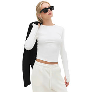 T-shirt décontracté pour femme, coupe ajustée, col rond, 100% coton, doux et respirant, tailles XS XXS, taille unique - Product Image 2