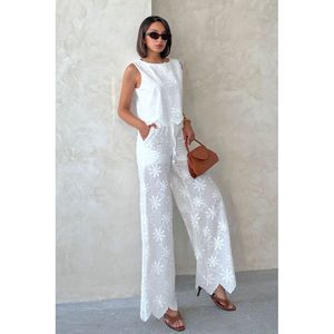 Pantalones Bordados para Mujer, Elegantes y con Detalles de Bordado Intrincado - Product Image 5