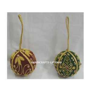 Adorno Navideño de Primera Calidad con Bordado Zari Dorado, Bola de Color Rojo y Verde para Decoración de Fiestas de Cumpleaños - Product Image 1