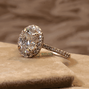 Bague de fiançailles en argent sterling avec halo de moissanite ovale et ronde et accent solitaire, sertie à griffes, pour femme - Product Image 3