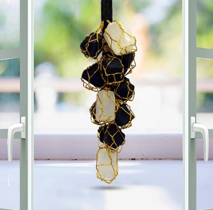 Pierre de guérison naturelle en cristal, pierre brute de sélénite et de Tourmaline noire, décoration de maison suspendue, faite à la main, vente en gros - Product Image 3