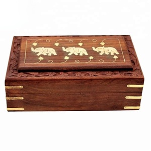 กล่องไม้ที่เป็นมิตรกับสิ่งแวดล้อมสำหรับการจัดเก็บของขวัญและเครื่องประดับพร้อมงานทองเหลืองแกะสลักด้วยมือ3D-การตกแต่งภายในที่อ่อนนุ่มสำหรับสินค้าที่ละเอียดอ่อนโดยของ ilahi - Product Image 3