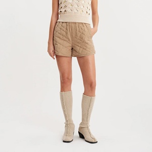 2024 nouvelle tendance polyester recyclé matelassé rembourré OEM personnalisé diamant Quilting poches latérales respirant confortable femmes Shorts - Product Image 1