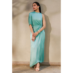 Vestido de Verano Elegante y Asimétrico Sylva con Manga Corta Transpirable de Satén - Product Image 5