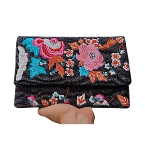 2025 sac à main décontracté pour femmes nouveau lancement sac perlé avec fermeture ouverte et décoration à paillettes pour l'exportation - Product Image 1