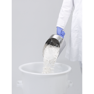 Herramienta de volteo de acero inoxidable de alta calidad Pharmascoop para transferencia de aceite químico, capacidad de 1000 ml, fabricada en Alemania por Burkle GmbH - Product Image 2