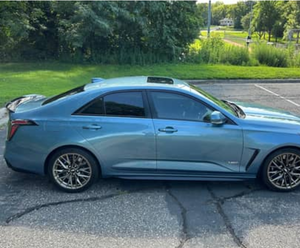 2023 Cadillac CT4-V SUV Hybride Électrique Automatique 4 Cylindres Atmosphériques Transmission Intégrale Alliage d'Aluminium Léger - Product Image 2