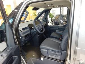 Kia PV 5 Cargo L2H1 4T Elite con Trasmissione Automatica, Motore a Combustione Interna a Benzina 3.5L, 305kW (415 CV) - Product Image 2