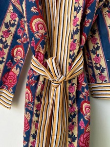 ชุดคลุมใส่อยู่บ้านสำหรับผู้ชายชุดคลุมอาบน้ำลายดอกไม้ทำจากผ้าฝ้ายแท้เป็นของขวัญสำหรับแขกใส่ในบ้านทุกวันของขวัญสำหรับเพื่อนเจ้าสาว - Product Image 4