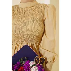 ชุดเดรสสีเบจติดกระดุมด้านหน้า - Product Image 4