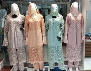 Elegant Indian Ethnic Wear Set for Women Cotton Kurta with Matching Salwar & Dupatta Organza <b>Material</b> - Product Image 4