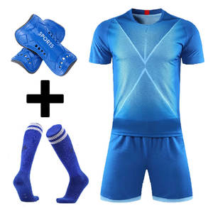 Bon marché Prix Football Design personnalisé Sublimation services OEM de haute qualité 100% polyester séchage rapide Soccer Wear kit complet - Product Image 4
