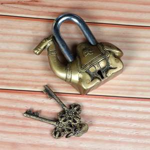 Cadenas décoratif et sécurisé en laiton artisanal, design Golden Camel - Product Image 4