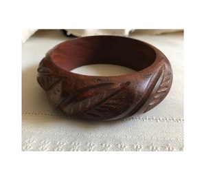 Bracelets en bois massif de qualité supérieure, prêts à l'exportation, imperméables, bijoux faits à la main, accessoires de mode pour femmes pour les événements festifs - Product Image 4