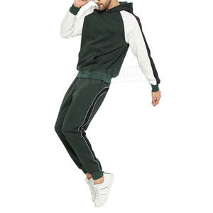 Survêtement sur mesure pour hommes Dernière conception Shorts de sport en polaire Fabriqué au Pakistan Livraison aérienne disponible - Product Image 2